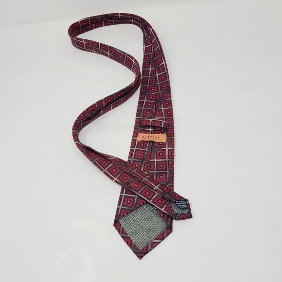 Bergamo New York | Vintage Maroon and Silver/Gray Checker Pattern Tie - Picture 10 of 11
